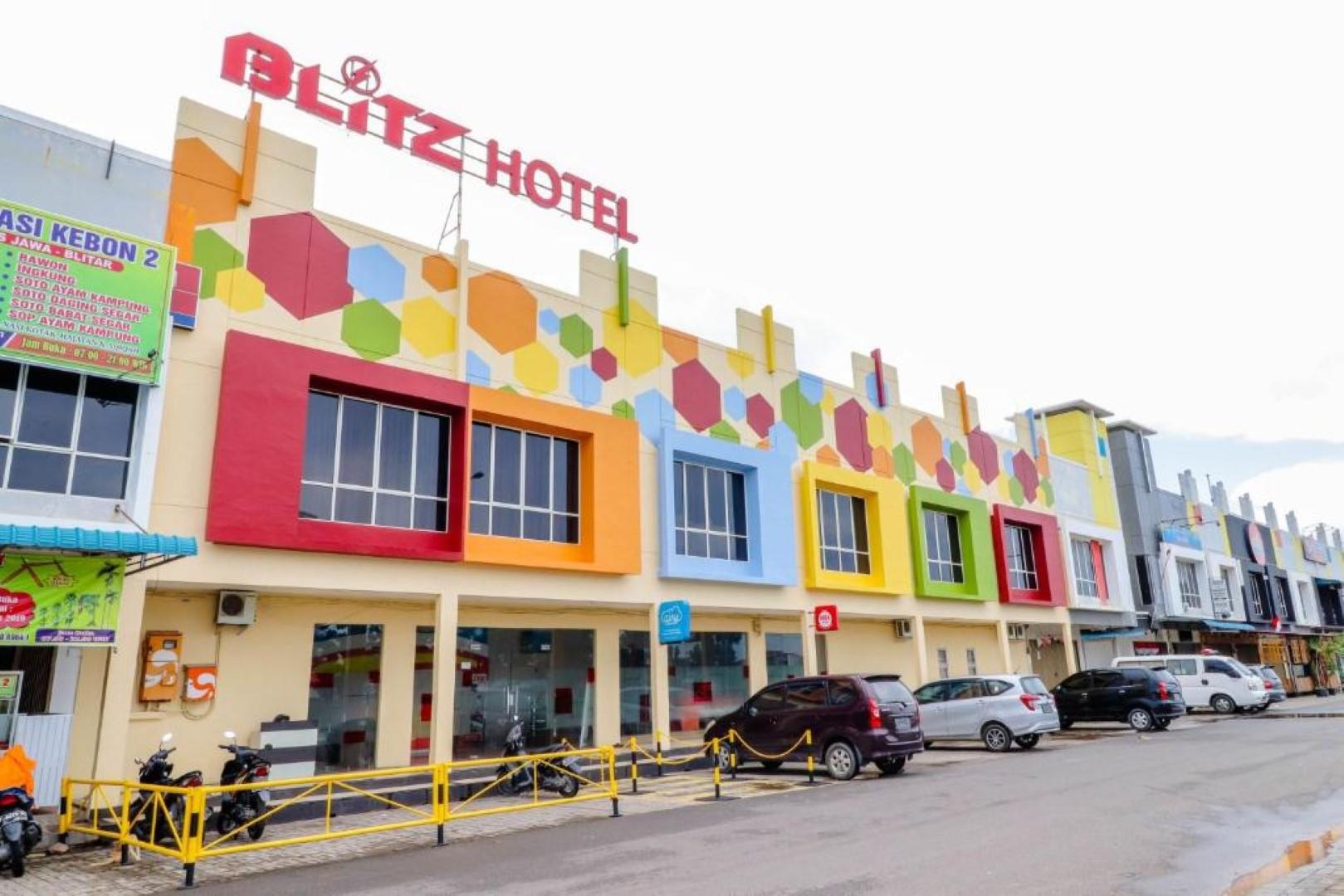 Blitz Hotel Batam Exterior photo